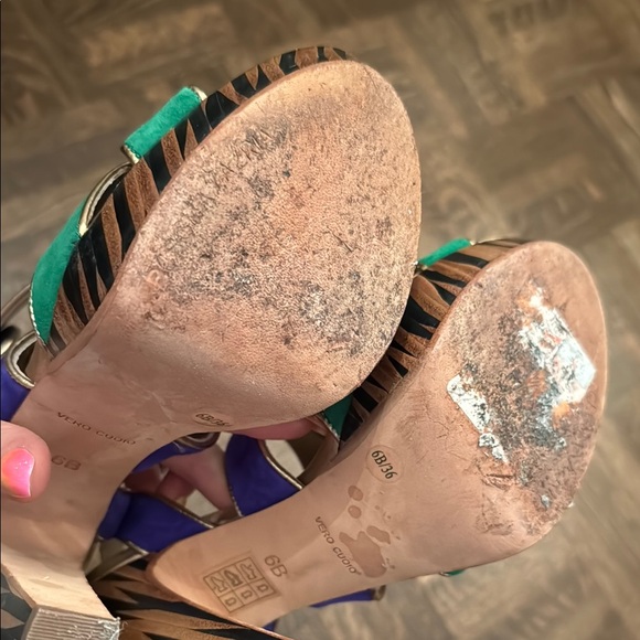 BCBG maxazria Suede sandals Women's size 6 - Picture 7 of 8